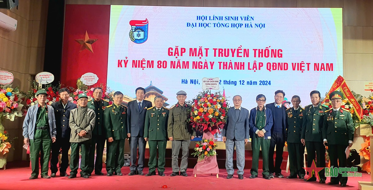 Ra mắt Ban liên lạc Hội Lính sinh viên Đại học Tổng hợp